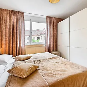 peaceful-belvedere-apartment-in-safe-quiet-central-location.vienna-besthotels.com/