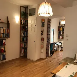 https://nice-apartment-near-schonbrunn-and-downtown.vienna-besthotels.com