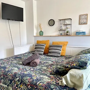 https://hyper-centre-studio-super-cosy.fr-paris.fr